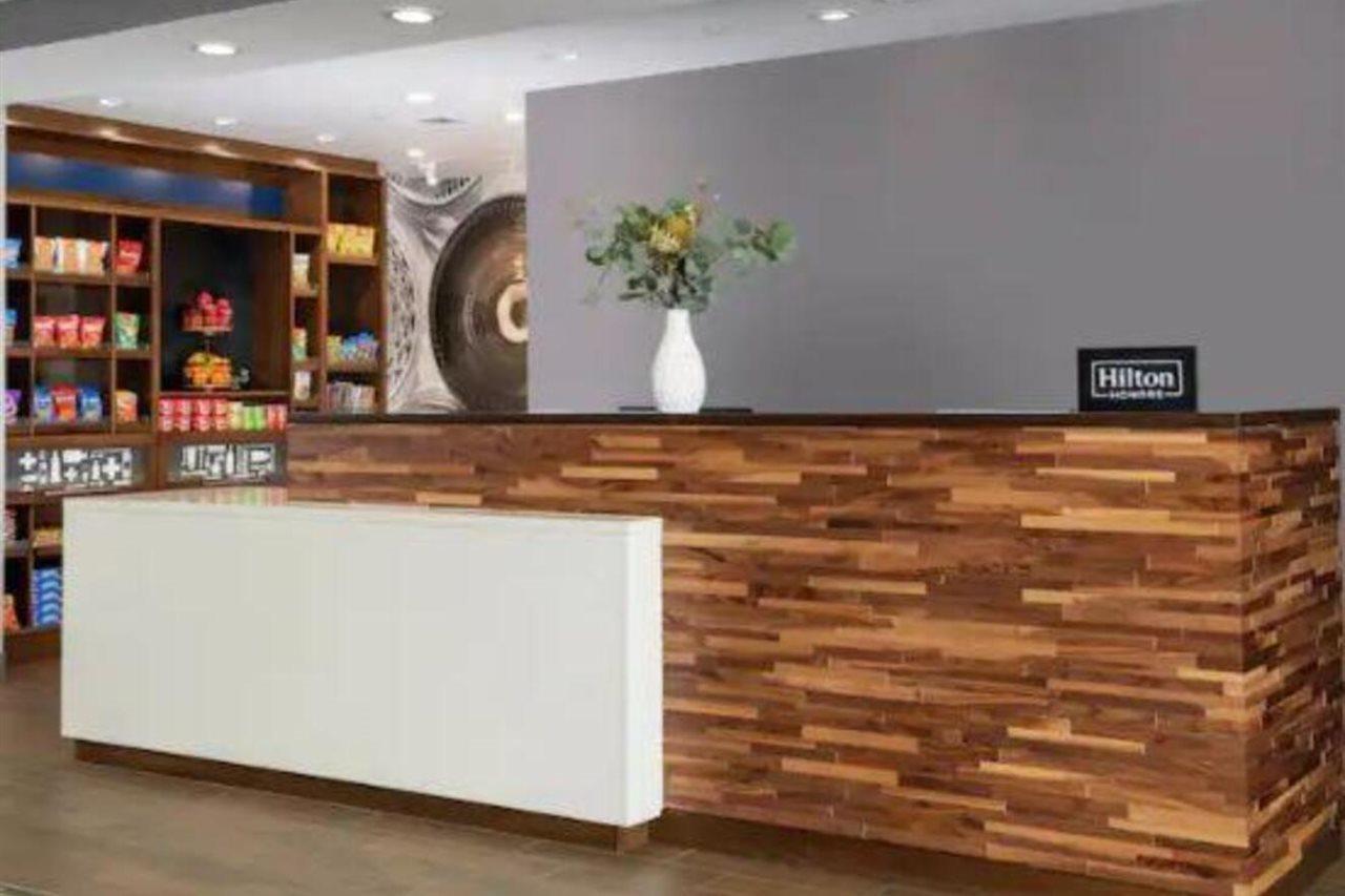 Hampton Inn Needles Bagian luar foto