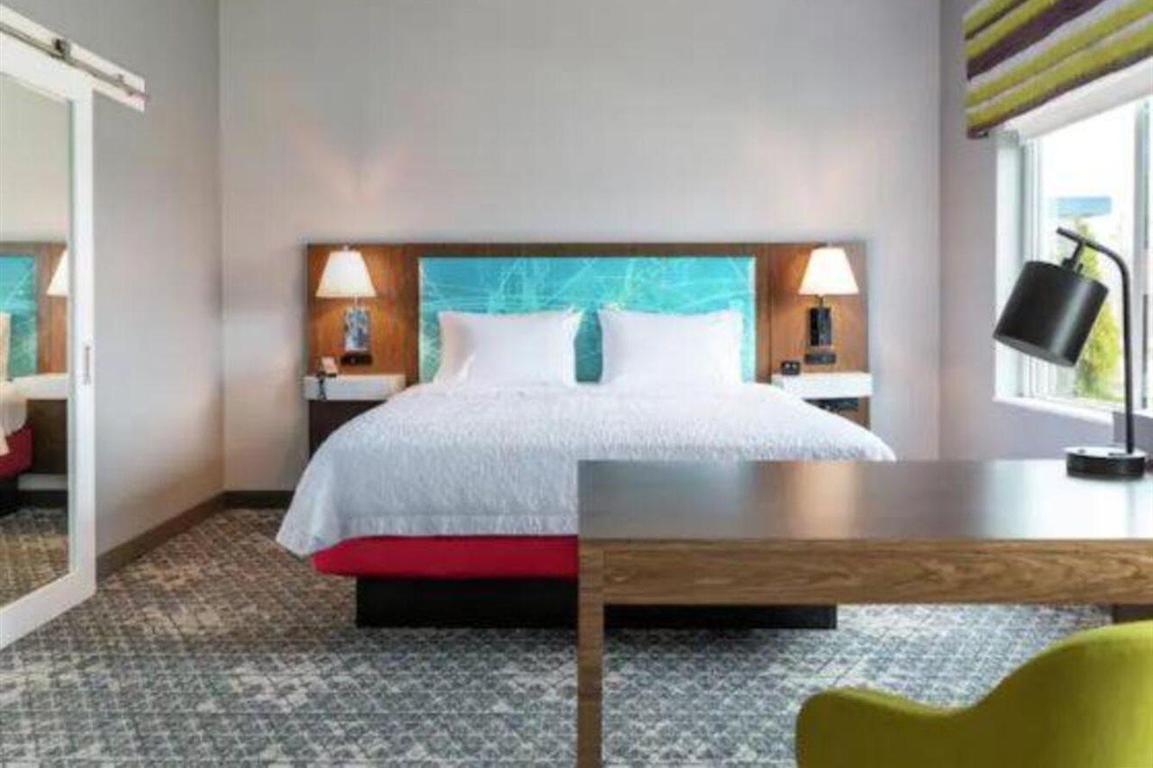 Hampton Inn Needles Bagian luar foto